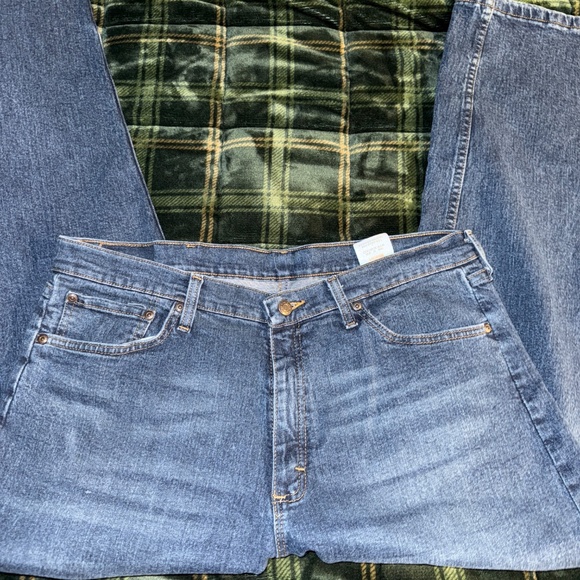 2 Pair Men's Wrangler Denim Blue Jeans 36 x 29 Relaxed Fit - Picture 6 of 6